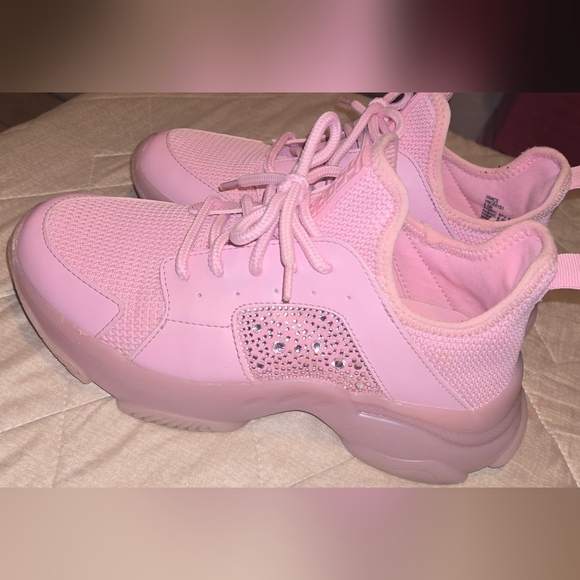Steve Madden Bubblegum Pink Women's Sneakers - Picture 4 of 6